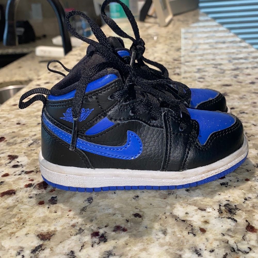 Jordan 1 size 6c